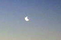 2009.02.22 10:41  Daisy "ランニングスタート前なのですがあまりに、三日月がきれいだったので撮りました。"