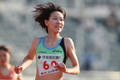 女子200m決勝、23秒00の日本新記録で優勝した福島＝広島広域公園陸上競技場で2009年6月26日